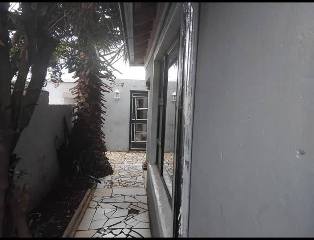 2 BEDROOM HOUSE FOR SALE IN MOSELEKE